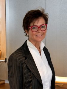 Porträtfoto von Marion Schröder, Regionalleiterin AOK Rheinland/Hamburg